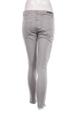 Damen Jeans Zara, Größe M, Farbe Grau, Preis 5,99 €