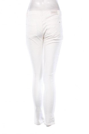 Pantaloni de velvet de femei Clockhouse, Mărime M, Culoare Alb, Preț 33,99 Lei