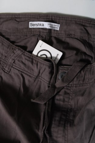 Damenhose Bershka, Größe L, Farbe Grau, Preis 7,49 €