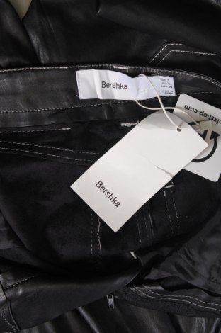 Дамски панталон Bershka, Размер S, Цвят Черен, Цена 13,99 лв.