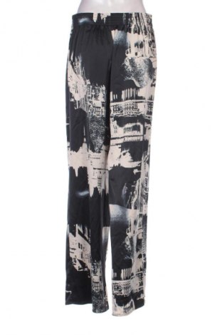 Pantaloni de femei H&M, Mărime M, Culoare Multicolor, Preț 67,99 Lei