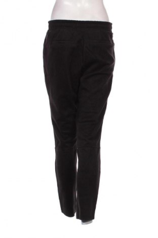 Pantaloni de femei Kaffe, Mărime S, Culoare Negru, Preț 33,99 Lei