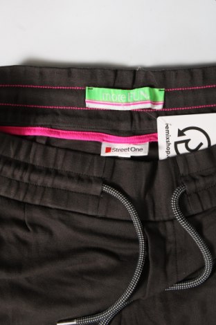 Damenhose Street One, Größe M, Farbe Grün, Preis € 6,49