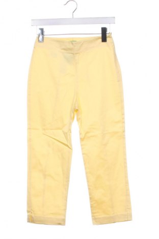 Pantaloni de femei United Colors Of Benetton, Mărime XXS, Culoare Galben, Preț 176,48 Lei