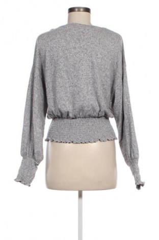 Damenpullover Bershka, Größe M, Farbe Grau, Preis 5,49 €