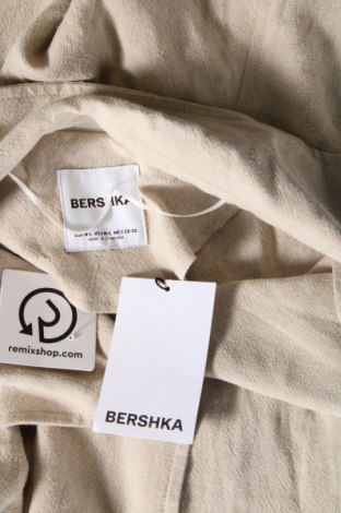 Дамско палто Bershka, Размер M, Цвят Бежов, Цена 58,00 лв.