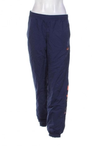 Pantaloni trening de femei Adidas Originals, Mărime M, Culoare Albastru, Preț 121,99 Lei