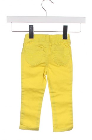 Детски дънки Calvin Klein Jeans, Размер 12-18m/ 80-86 см, Цвят Жълт, Цена 33,99 лв.