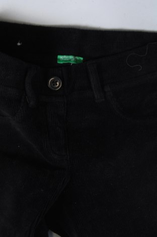 Pantaloni de catifea reiată, pentru copii United Colors Of Benetton, Mărime 8-9y/ 134-140 cm, Culoare Negru, Preț 52,55 Lei