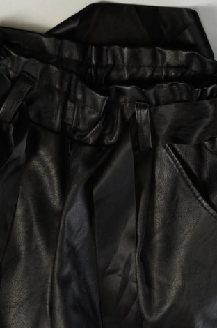 Pantaloni scurți pentru copii, Mărime 8-9y/ 134-140 cm, Culoare Negru, Preț 67,88 Lei