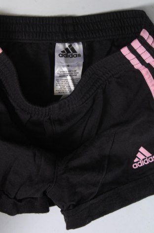 Детски къс панталон Adidas, Размер 5-6y/ 116-122 см, Цвят Черен, Цена 15,49 лв.