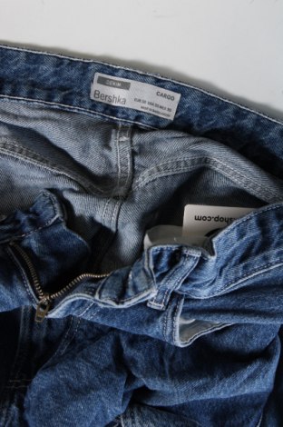 Ανδρικό τζίν Bershka, Μέγεθος M, Χρώμα Μπλέ, Τιμή 15,99 €