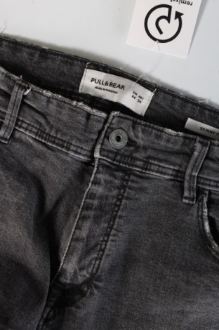 Męskie jeansy Pull&Bear, Rozmiar L, Kolor Szary, Cena 53,99 zł