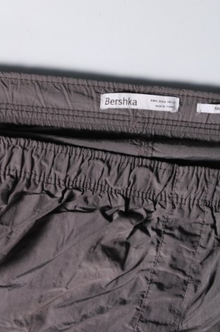 Pantaloni de bărbați Bershka, Mărime L, Culoare Gri, Preț 42,99 Lei