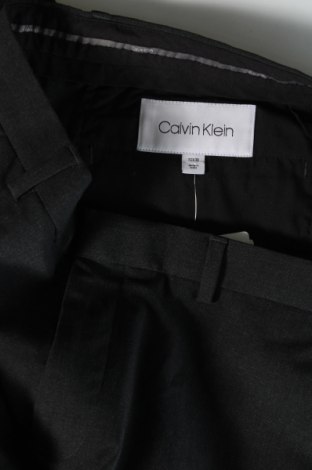 Мъжки панталон Calvin Klein, Размер M, Цвят Сив, Цена 240,35 лв.