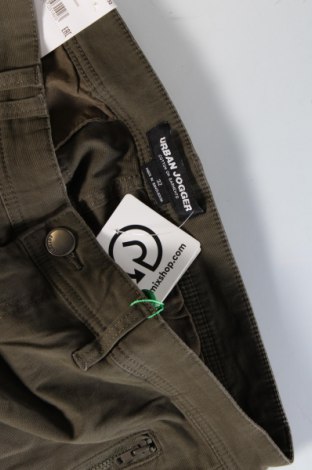 Pantaloni de bărbați Cotton On, Mărime M, Culoare Verde, Preț 203,99 Lei