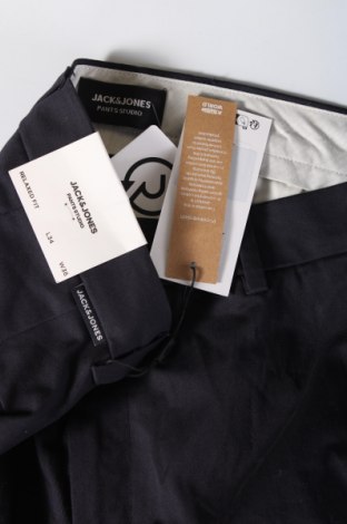 Pantaloni de bărbați Jack & Jones, Mărime XL, Culoare Albastru, Preț 189,99 Lei