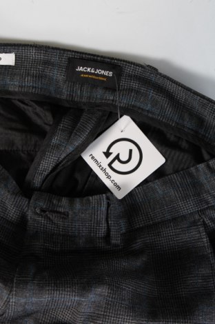 Pantaloni de bărbați Jack & Jones, Mărime S, Culoare Gri, Preț 54,99 Lei