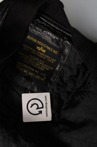 Мъжко кожено яке Alpha Industries, Размер XL, Цвят Черен, Цена 226,49 лв.