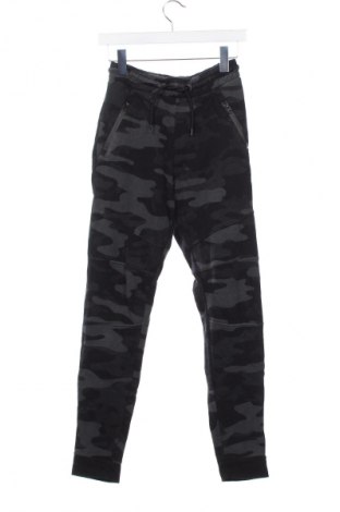 Pantaloni trening de bărbați Clockhouse, Mărime XS, Culoare Multicolor, Preț 30,99 Lei