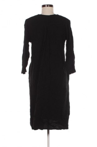 Kleid Janis & John, Größe M, Farbe Schwarz, Preis 9,99 €