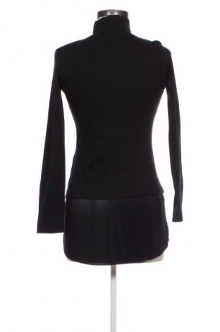 Tunică Marc Cain Sports, Mărime M, Culoare Negru, Preț 172,99 Lei