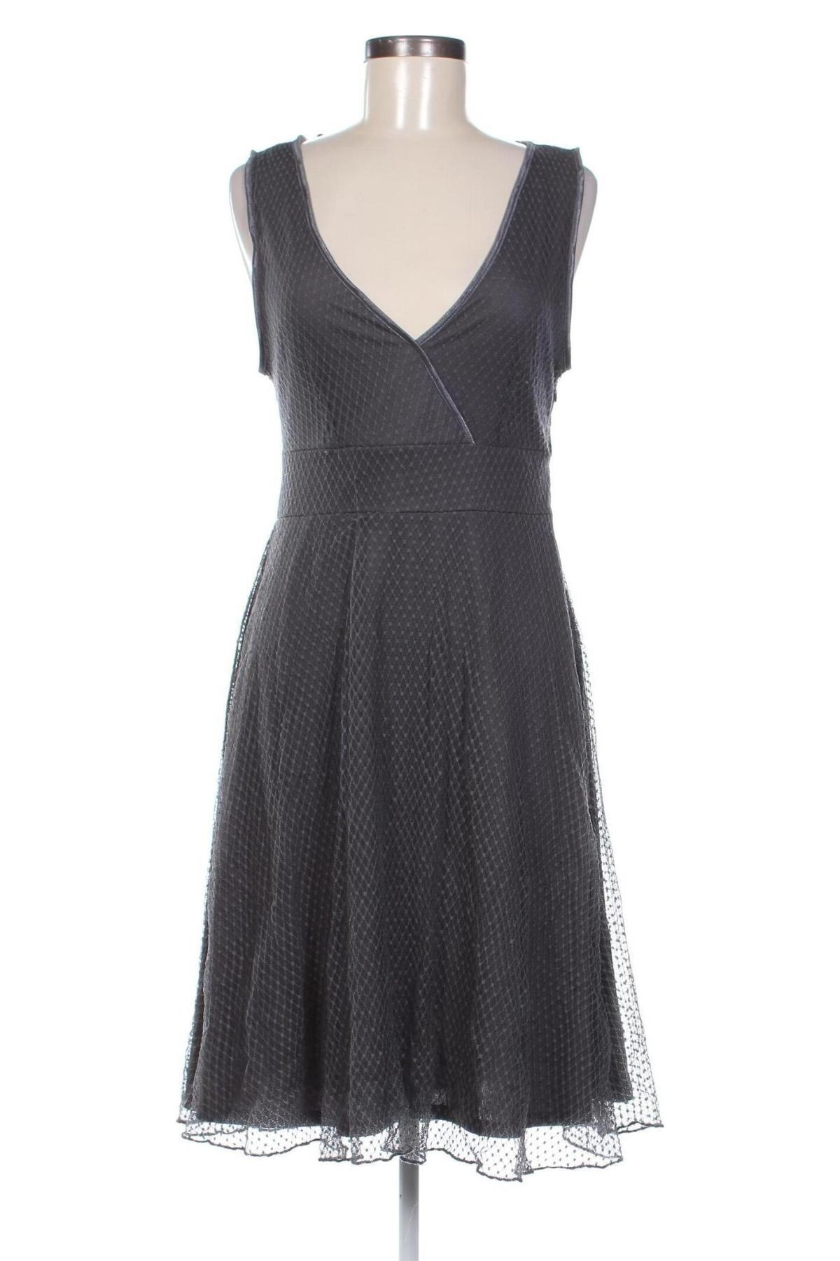 Kleid, Größe M, Farbe Grau, Preis 17,99 €