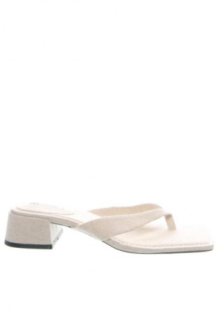 Papuče Pull&Bear, Veľkosť 40, Farba Kremová, Cena  36,95 €