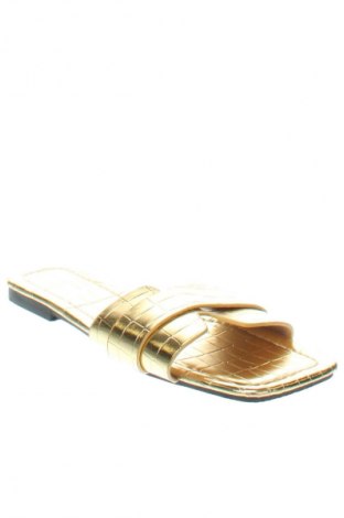 Papucs Unbranded, Méret 36, Szín Arany
, Ár 6 409 Ft