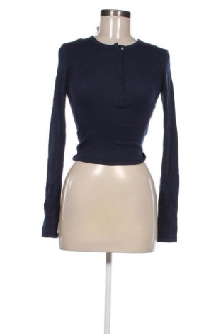 Dámská halenka Bershka, Velikost S, Barva Modrá, Cena  392,00 Kč