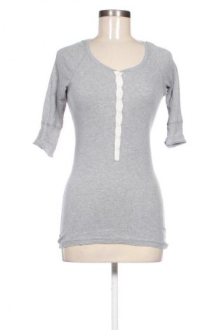 Bluzka damska Brandy Melville, Rozmiar S, Kolor Szary, Cena 82,99 zł