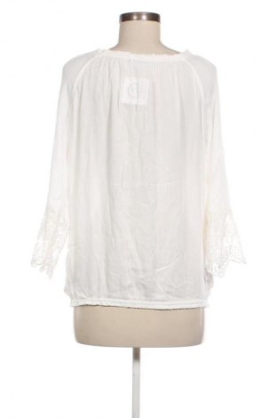 Damen Shirt Gina, Größe M, Farbe Weiß, Preis 9,72 €