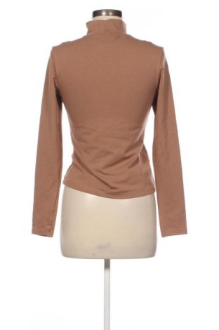 Дамска блуза Nike, Размер S, Цвят Кафяв, Цена 38,99 лв.