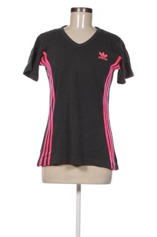 Γυναικείο t-shirt Adidas, Μέγεθος XL, Χρώμα Γκρί, Τιμή 20,99 €