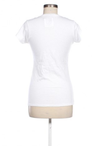 Γυναικείο t-shirt Gildan, Μέγεθος M, Χρώμα Λευκό, Τιμή 8,69 €