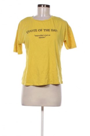 Γυναικείο t-shirt LC Waikiki, Μέγεθος S, Χρώμα Κίτρινο, Τιμή 11,25 €