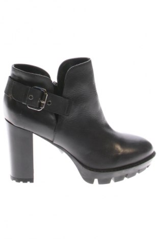Damen Stiefeletten Alesya, Größe 40, Farbe Schwarz, Preis 135,55 €