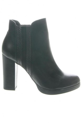 Botine de damă Obsel, Mărime 37, Culoare Negru, Preț 202,63 Lei