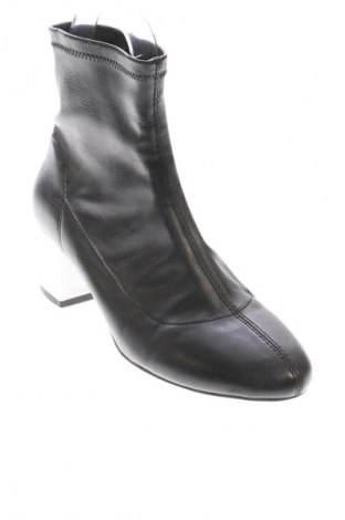 Botine de damă Pull&Bear, Mărime 37, Culoare Negru, Preț 165,99 Lei
