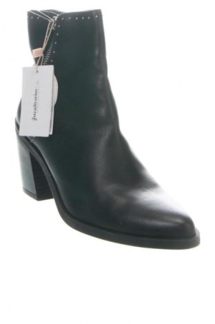 Дамски боти Stradivarius, Размер 37, Цвят Черен, Цена 38,99 лв.