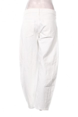 Blugi de femei Abercrombie & Fitch, Mărime M, Culoare Alb, Preț 322,99 Lei