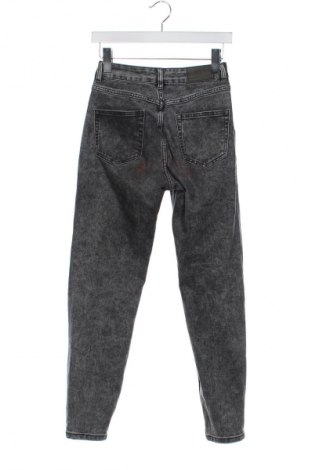 Damskie jeansy Amisu, Rozmiar XS, Kolor Czarny, Cena 66,67 zł