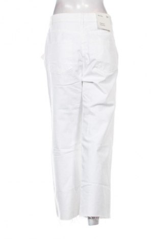 Damskie jeansy Bershka, Rozmiar M, Kolor Biały, Cena 150,99 zł