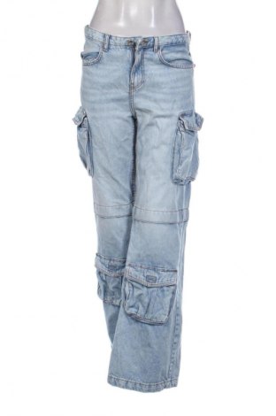 Дамски дънки Bershka, Размер M, Цвят Син, Цена 54,34 лв.
