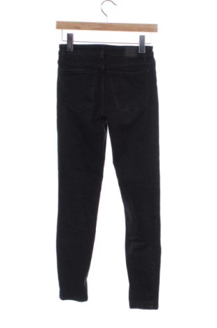 Damskie jeansy Bershka, Rozmiar XS, Kolor Czarny, Cena 66,39 zł
