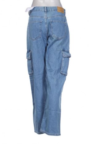 Damskie jeansy Bershka, Rozmiar M, Kolor Niebieski, Cena 124,48 zł