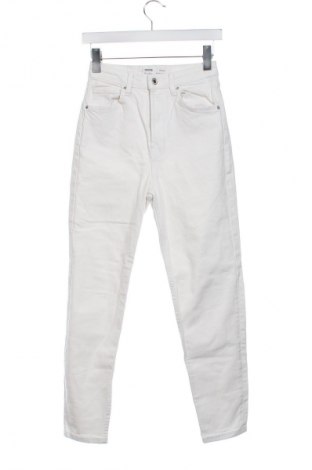 Dámske džínsy  Bershka, Veľkosť XS, Farba Biela, Cena  15,00 €