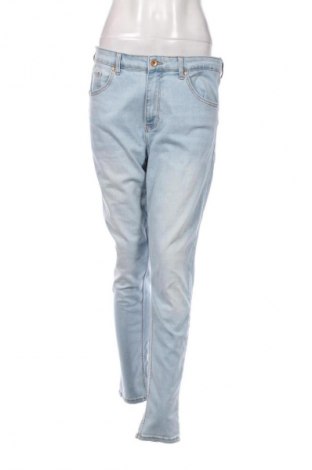 Γυναικείο Τζίν Bershka, Μέγεθος XL, Χρώμα Μπλέ, Τιμή 29,99 €