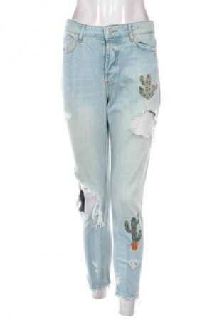 Blugi de femei Bershka, Mărime S, Culoare Albastru, Preț 76,32 Lei