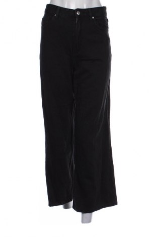 Дамски дънки Bershka, Размер S, Цвят Черен, Цена 22,99 лв.